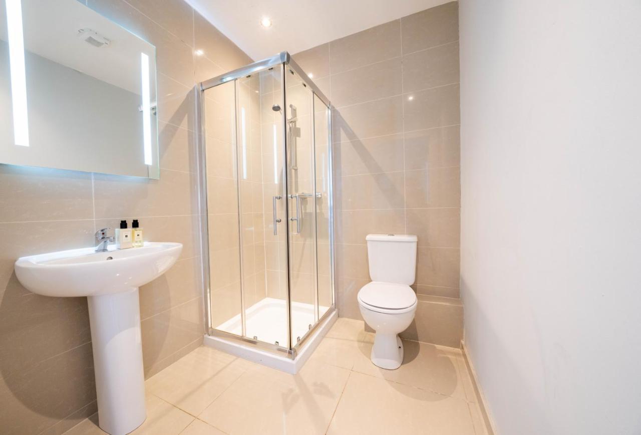 Three Bed Apartment Sleeps 5 In Botanic Belfast Extérieur photo